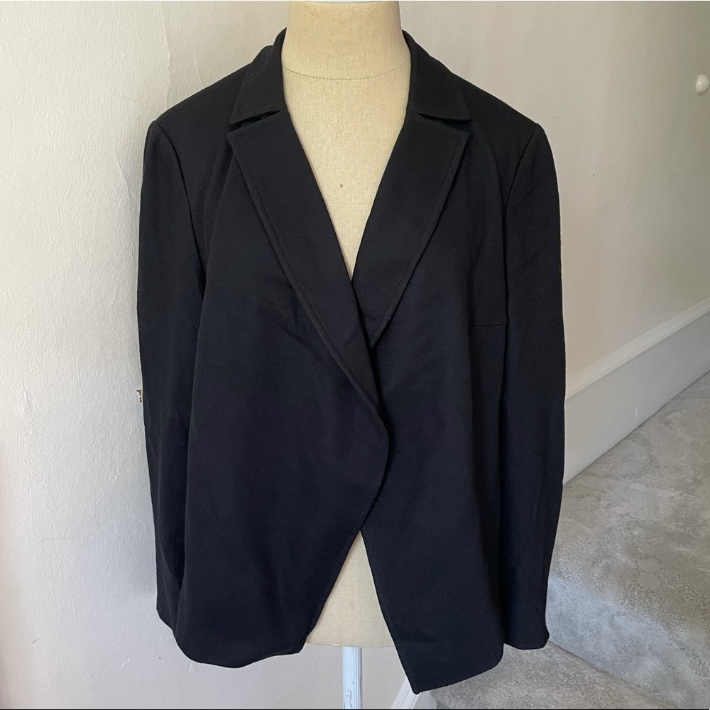 Strenesse Black Relaxed Virgin Wool Chain Closure Blazer Jacket EUC Size US 10